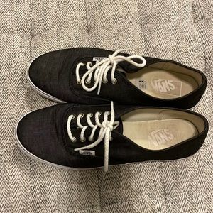 Women’s size 8.5/Men’s size 7 Vans